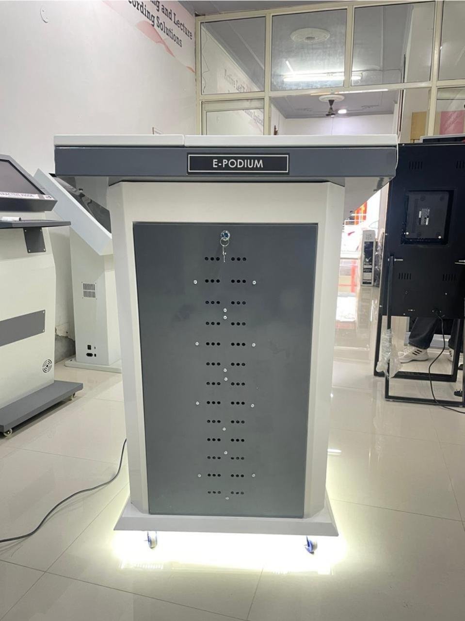 iSLate electronic Podium